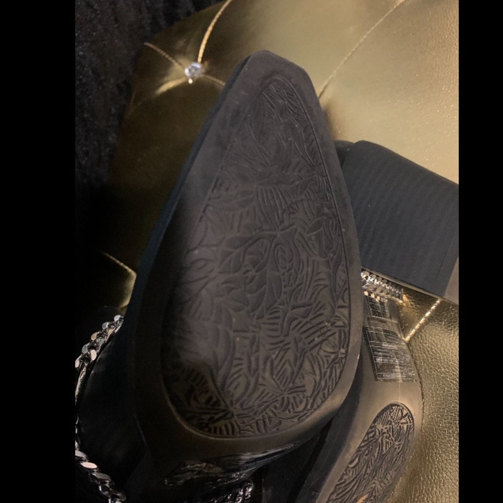 (New) Chain Accent Ankle Boots - Picture 9 of 16